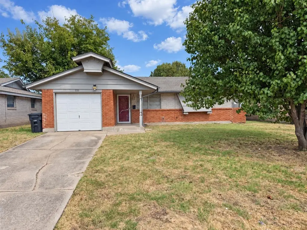 935 SW 2nd Street, Moore, OK 73160 - #1