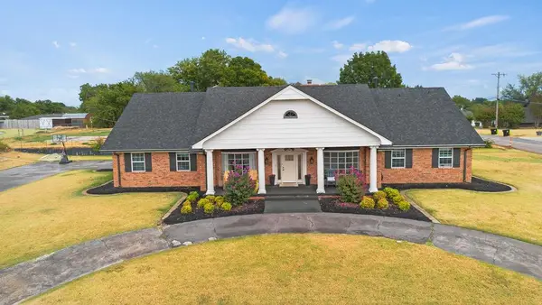 808 N 8th Avenue, Purcell, OK 73080