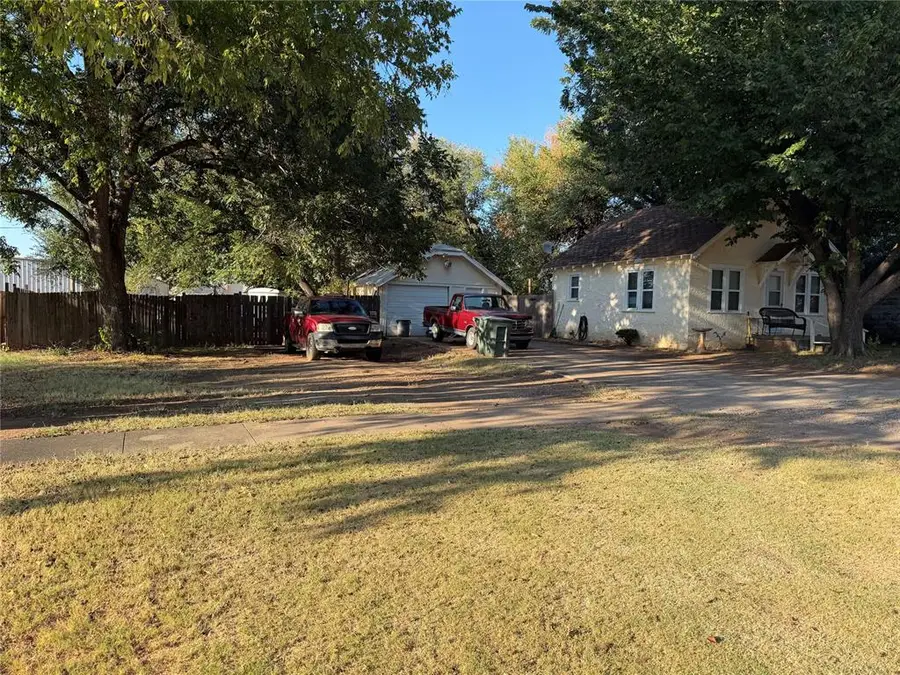 209 W 4th Street, Edmond, OK 73003 - #3