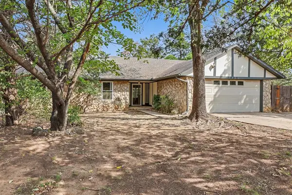 3905 Green Oaks Way, Edmond, OK 73034