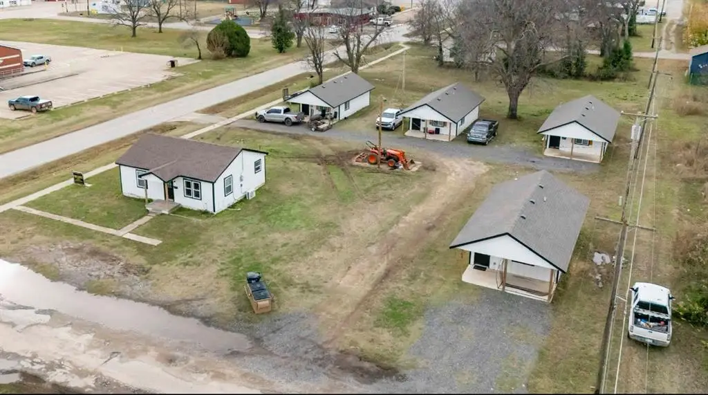 402 N 6th Avenue, Stroud, OK 74079 - #1