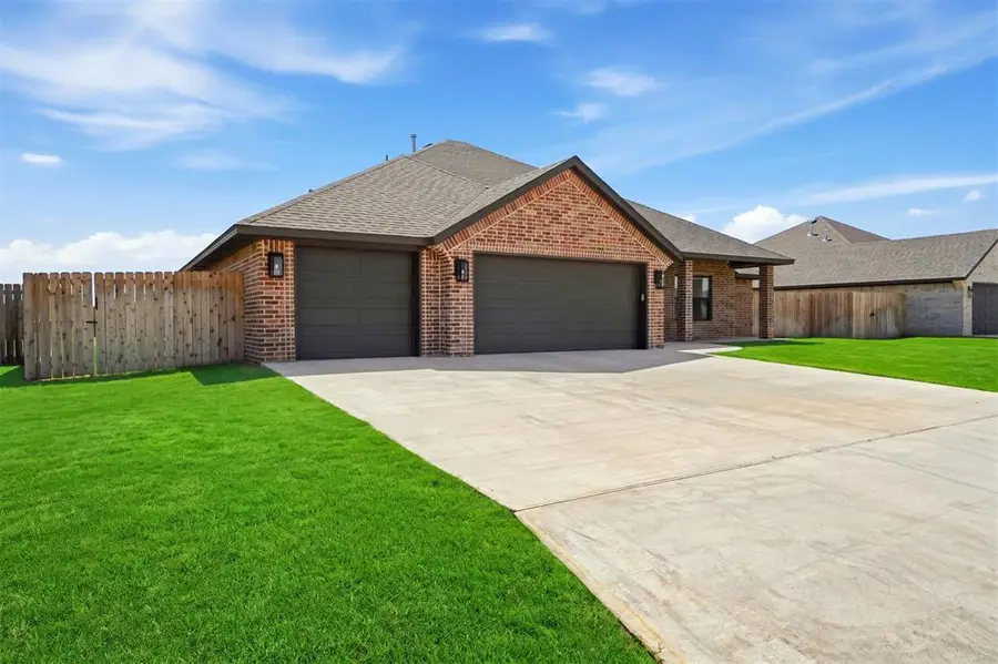 714 Sheryl Lane, Altus, OK 73521 - #2