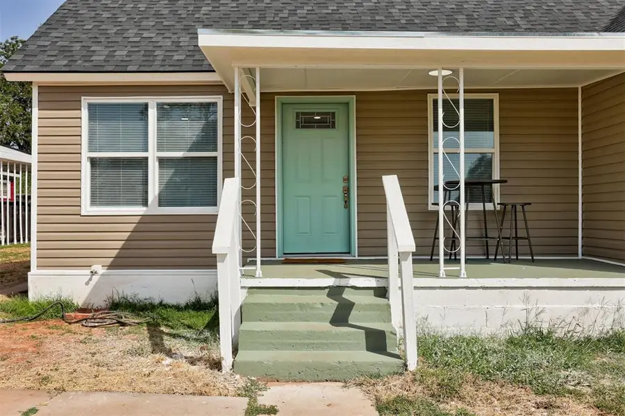 414 E Perkins Avenue, Guthrie, OK 73044 - #3