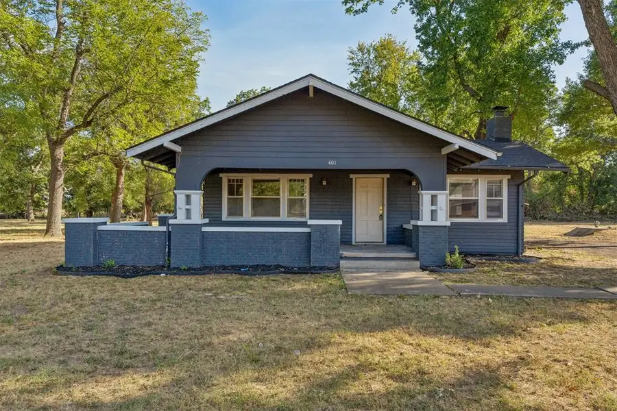 401 E Van Buren Street, Crescent, OK 73028 - #2