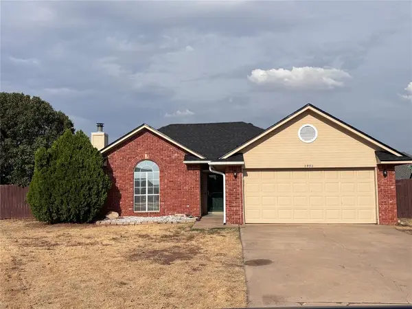 2932 Laurel Circle, Altus, OK 73521