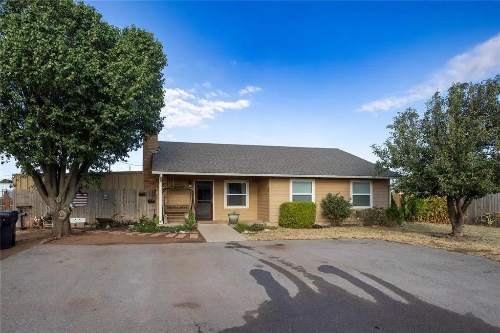 118 N 11th Street, Thomas, OK 73669 - #1