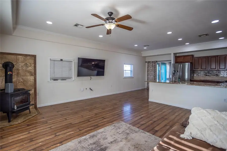 118 N 11th Street, Thomas, OK 73669 - #3