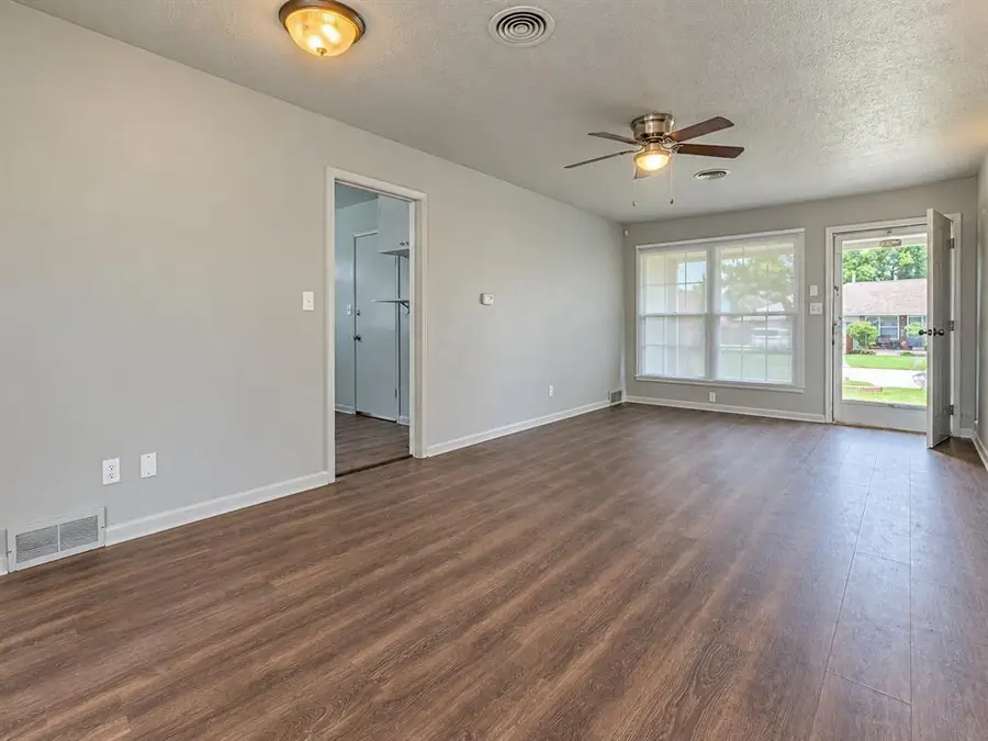 4909 N Pate, Oklahoma City, OK 73112 - #3