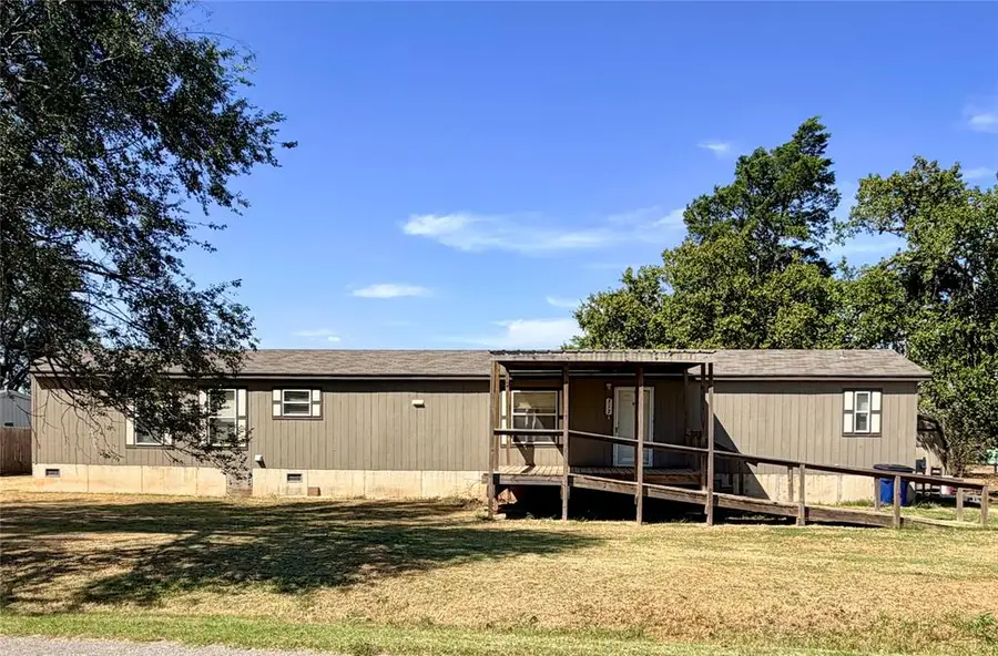 312 S 3rd Street, Waukomis, OK 73773 - #2