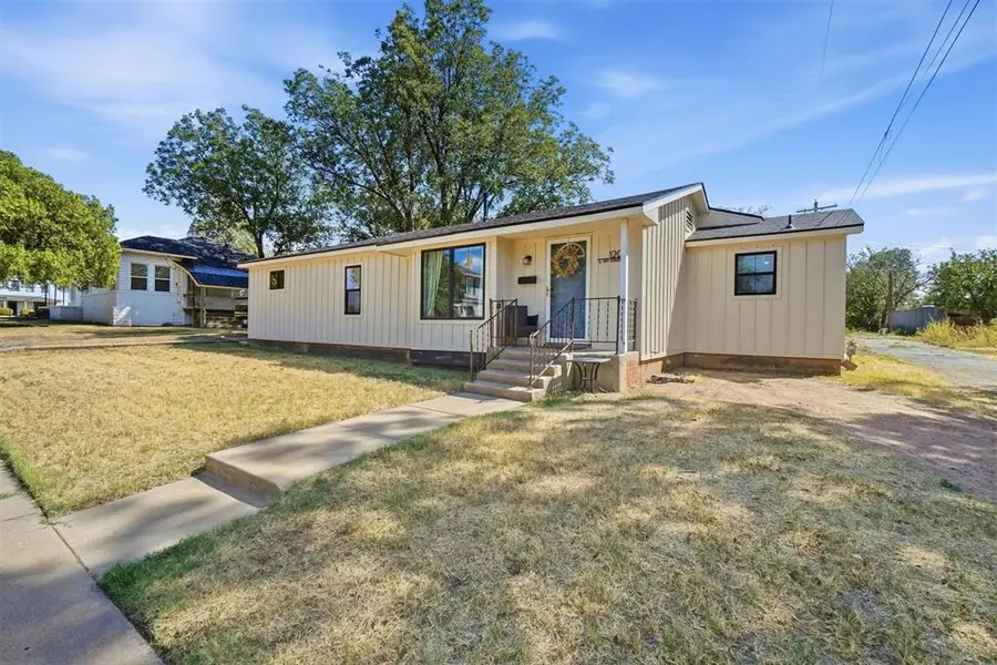 120 E Van Buren Street, Mangum, OK 73554 - #3