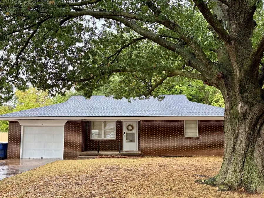 1305 S 10th Street, Chickasha, OK 73018 - #2