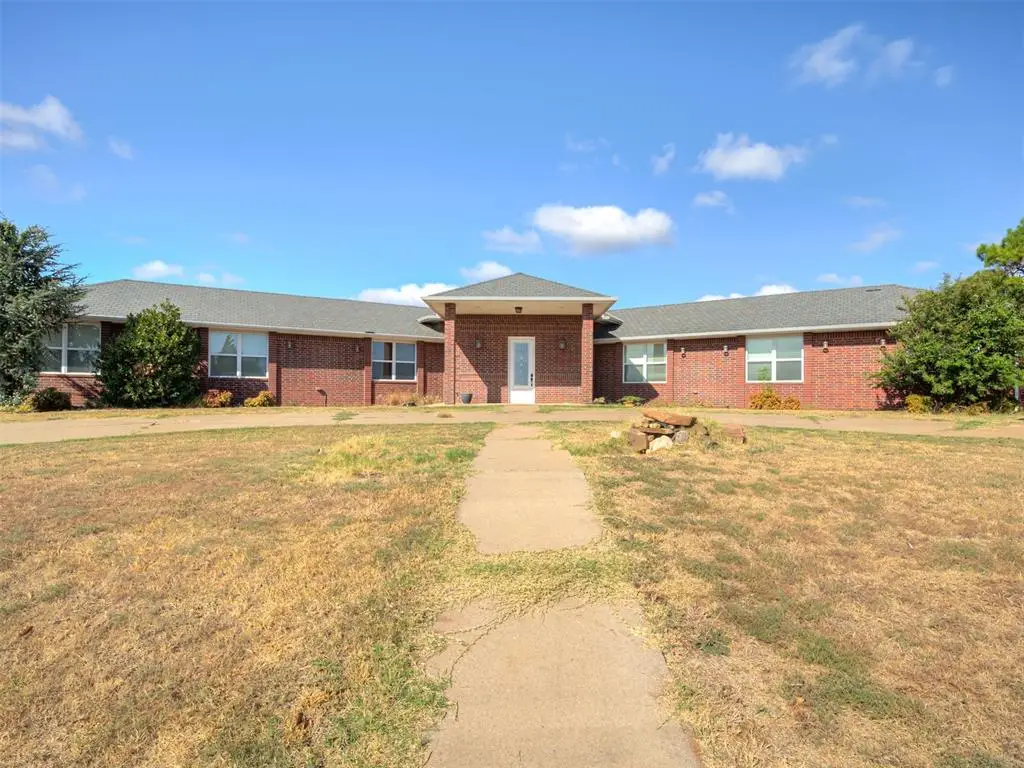 501 N Hogan Avenue, Guthrie, OK 73044 - #1