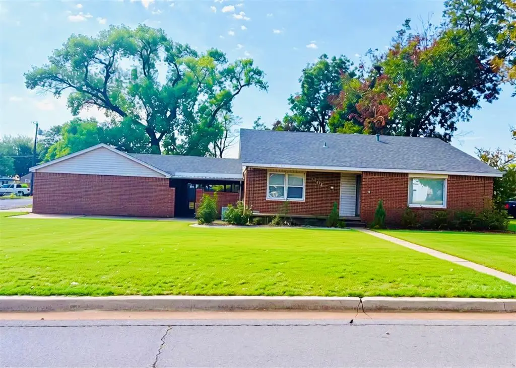 1204 W C Avenue, Elk City, OK 73644 - #1