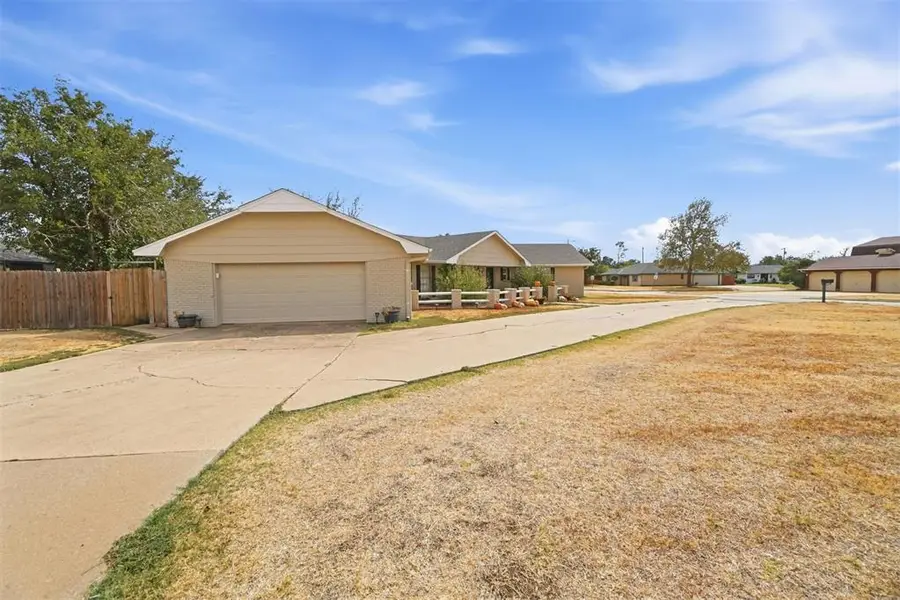 2720 N Robin Street, Altus, OK 73521 - #3