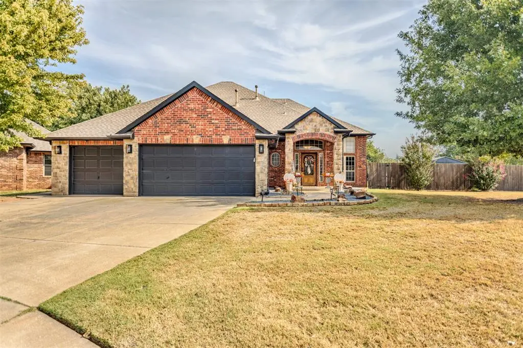 531 W Alamo Court Way, Mustang, OK 73064 - #1