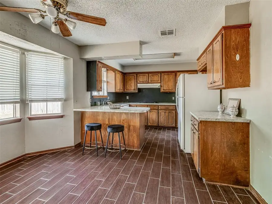 2111 Bellaire Drive, Moore, OK 73160 - #3