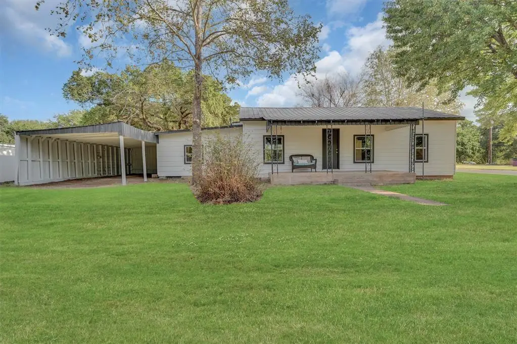 401 W 1st Street, Erick, OK 73645 - #1