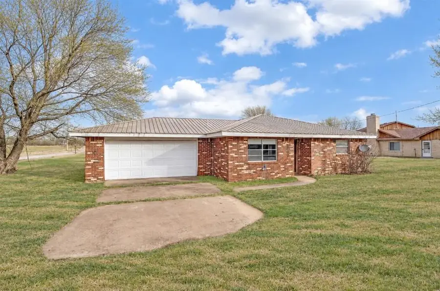105 NW Boundry Road, Erick, OK 73645 - #2