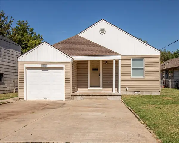 305 W Rickenbacker Drive, Midwest City, OK 73110