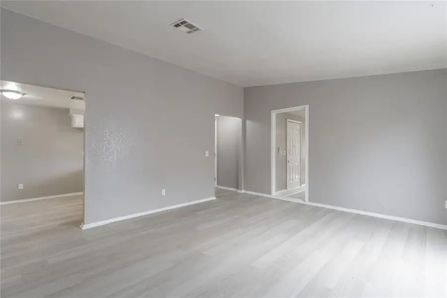 203 Windsor Way, Midwest City, OK 73110 - #3