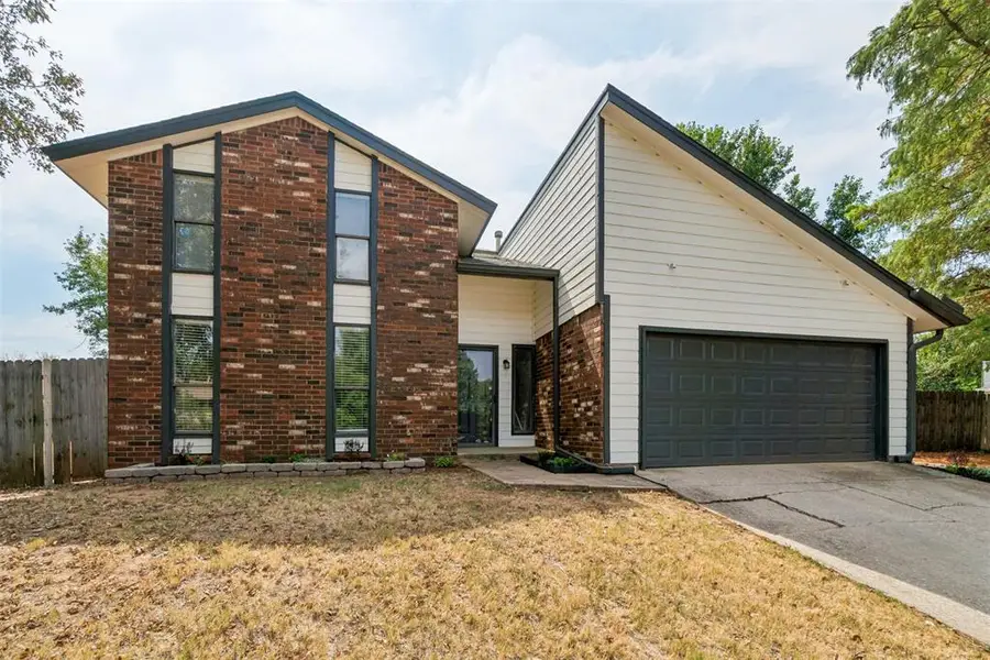 824 Lakeside Circle, Edmond, OK 73012 - #2