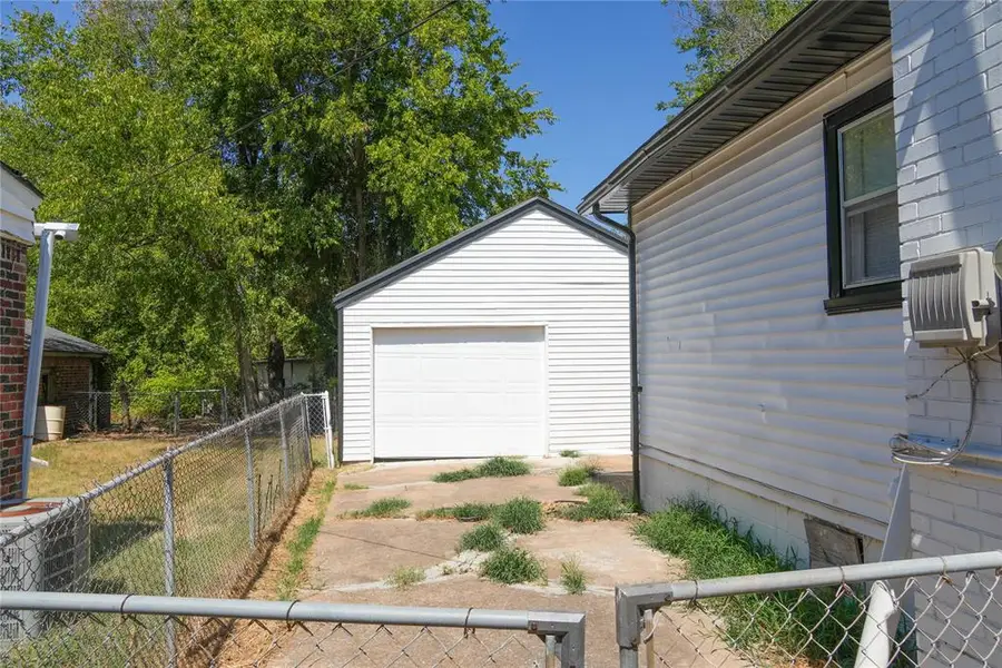 2115 NE 19th Street, Oklahoma City, OK 73111 - #2