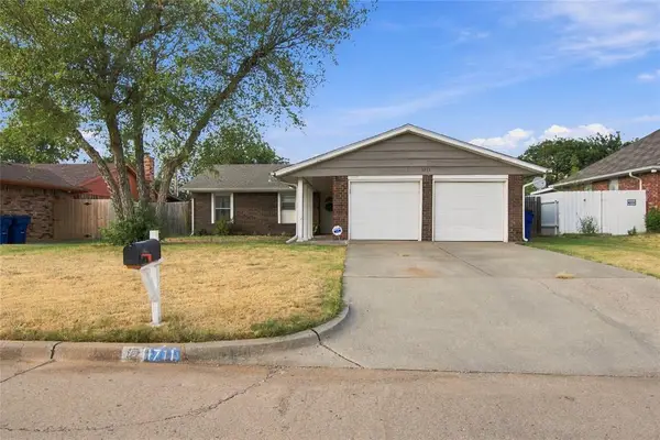 1711 Fremont Drive, The Village, OK 73120
