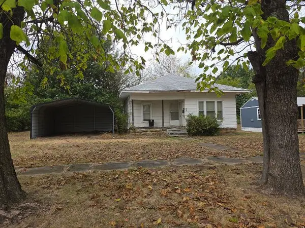 303 N 9th Street, Okemah, OK 74859