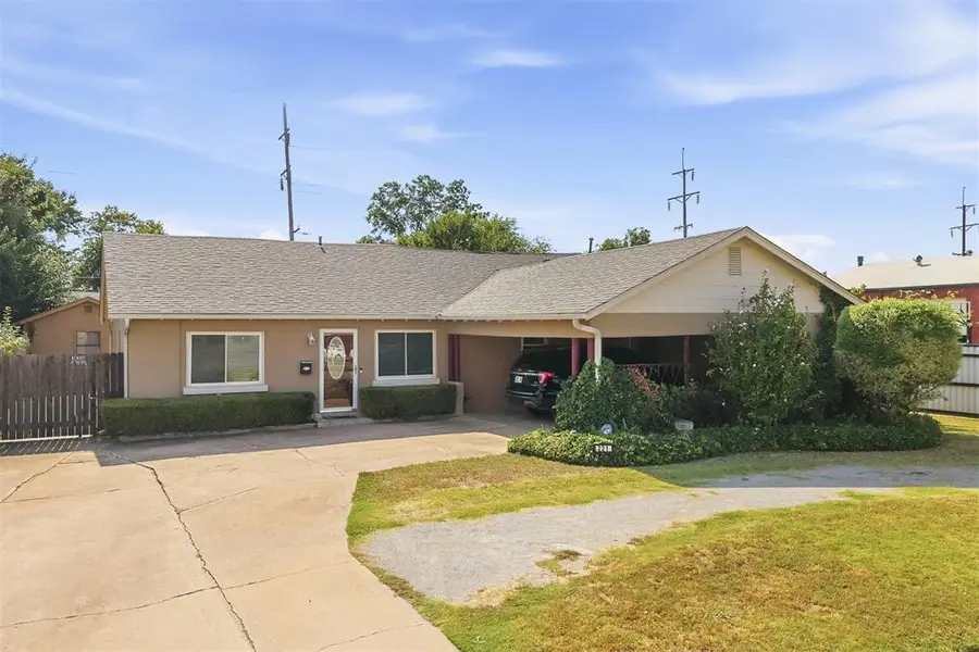 221 S Walnut Street, Pauls Valley, OK 73075 - #2