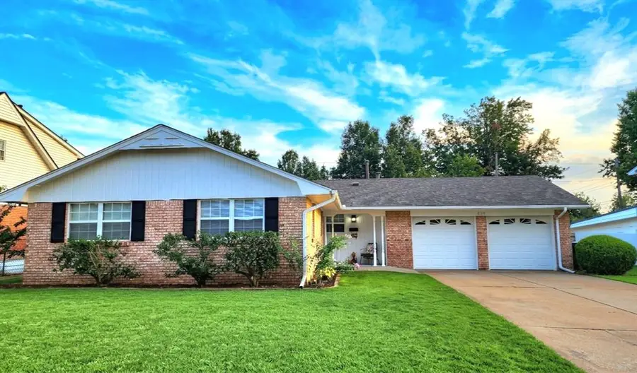 720 Briarcrest Drive, Midwest City, OK 73110 - #2