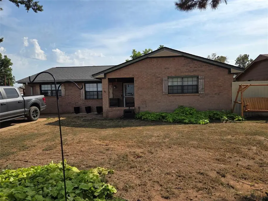 124 E Gardner Street, Pauls Valley, OK 73075 - #2