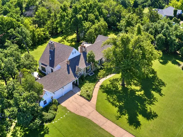 9 N Oakwood Drive, Forest Park, OK 73121