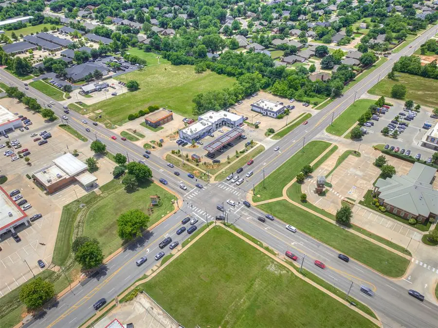 1100 W 3rd Street, Edmond, OK 73003 - #2