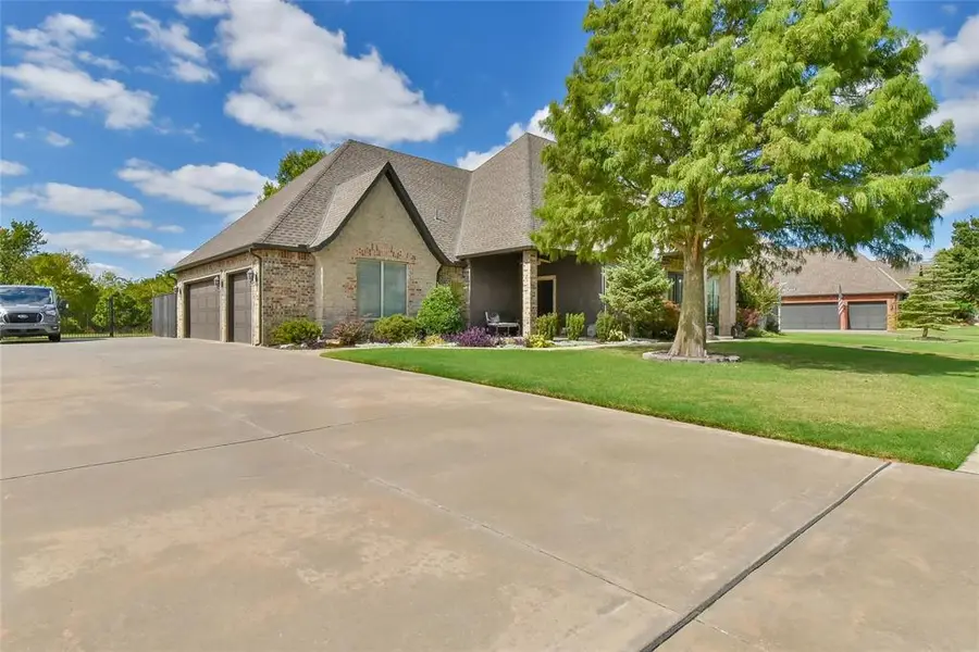 3009 Monica Lane, Moore, OK 73160 - #3