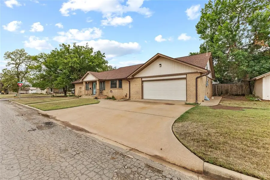 120 E Maple Street, Fairview, OK 73737 - #3