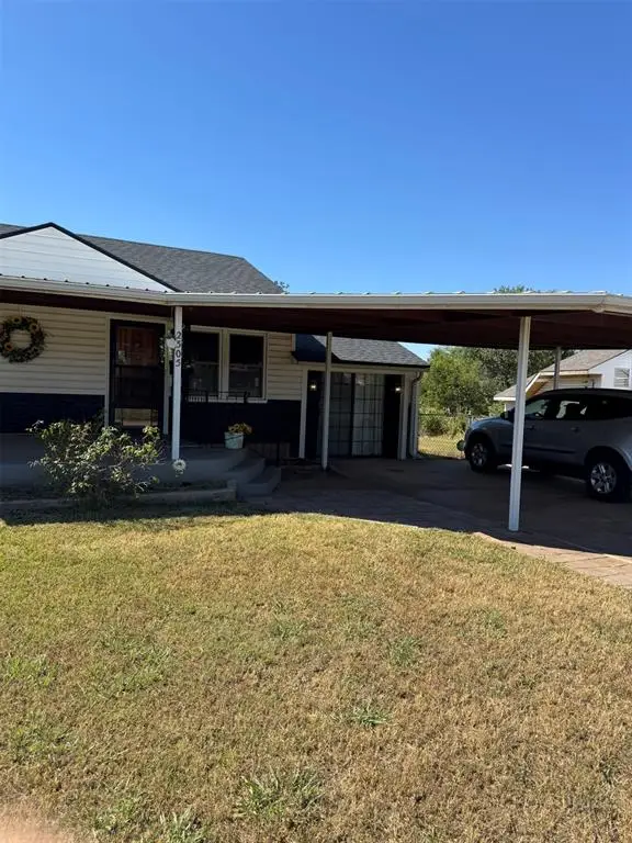 2505 Mickey Road, Del City, OK 73115