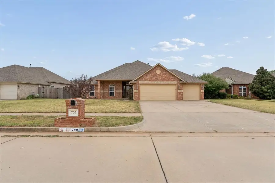 709 N White Tail Way, Mustang, OK 73064 - #2