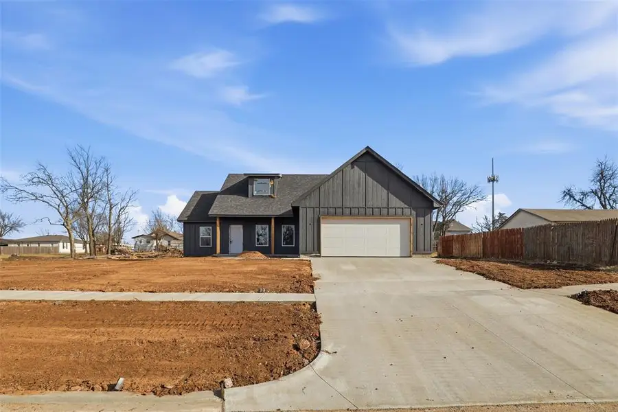 218 N Grand Avenue, El Reno, OK 73036 - #3