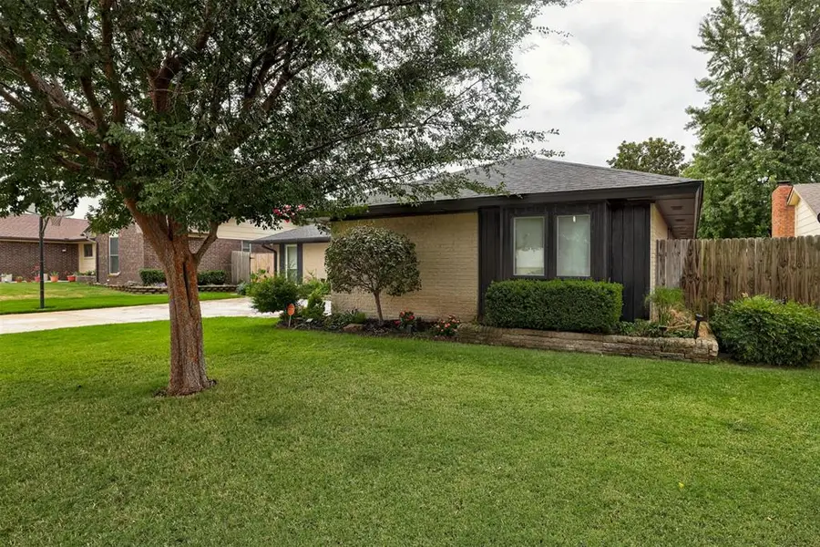 128 W Parkland Drive, Yukon, OK 73099 - #3