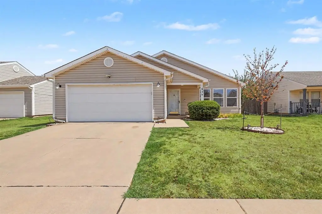 916 Danbury Place, Yukon, OK 73099 - #1