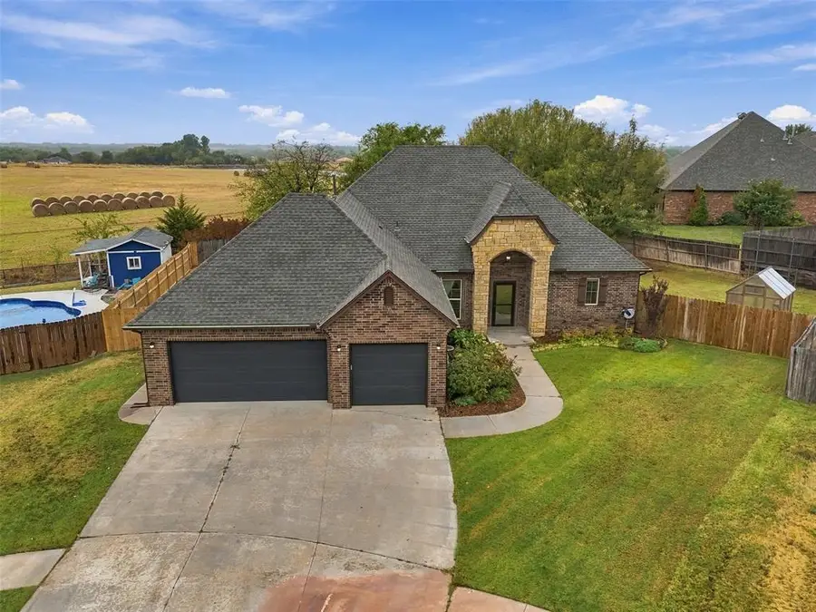 2800 SE 11th Street, Moore, OK 73160 - #2