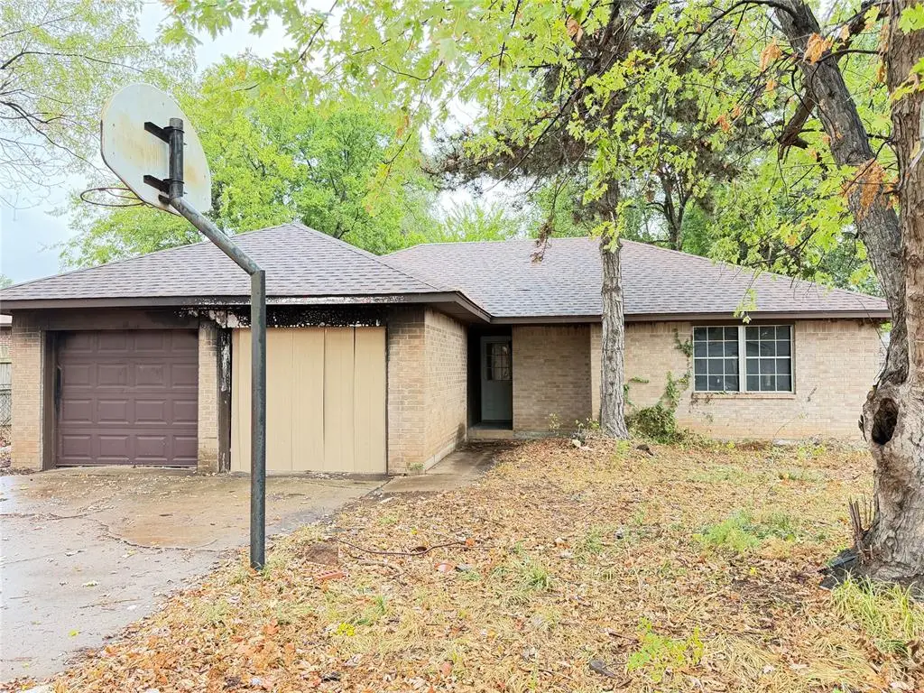 619 W Hillcrest Drive, Mustang, OK 73064 - #1