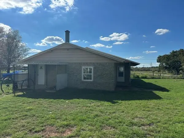 18096 E 1170 Road, Sayre, OK 73662