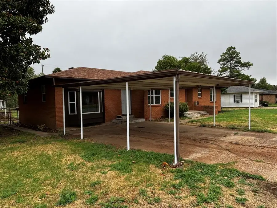 214 S 6th Street, Cyril, OK 73029 - #2