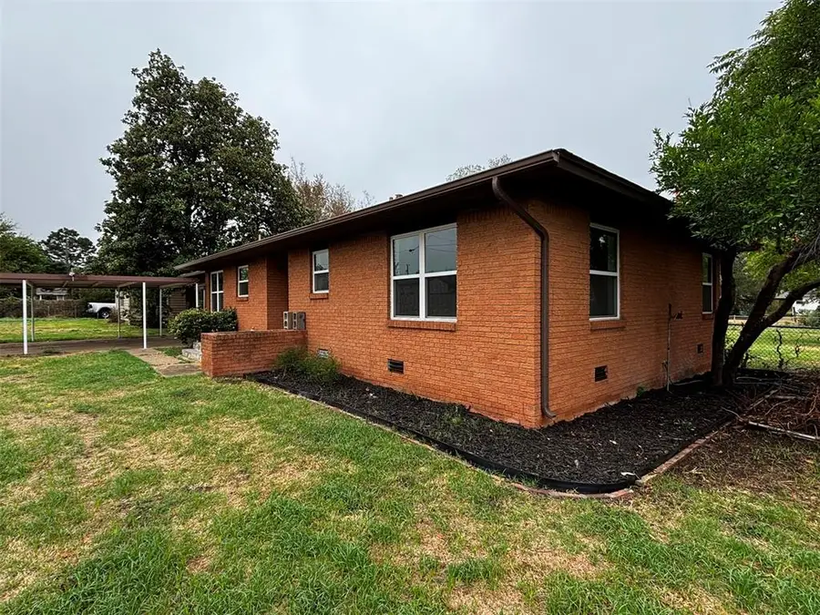 214 S 6th Street, Cyril, OK 73029 - #3
