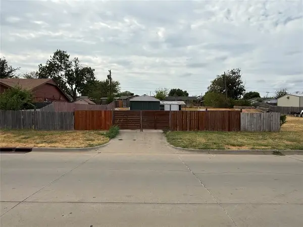 405 N Janeway Avenue, Moore, OK 73160