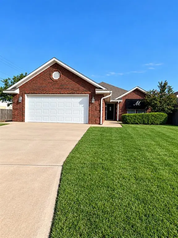 305 E Sierra Vista Court, Altus, OK 73521 - #2