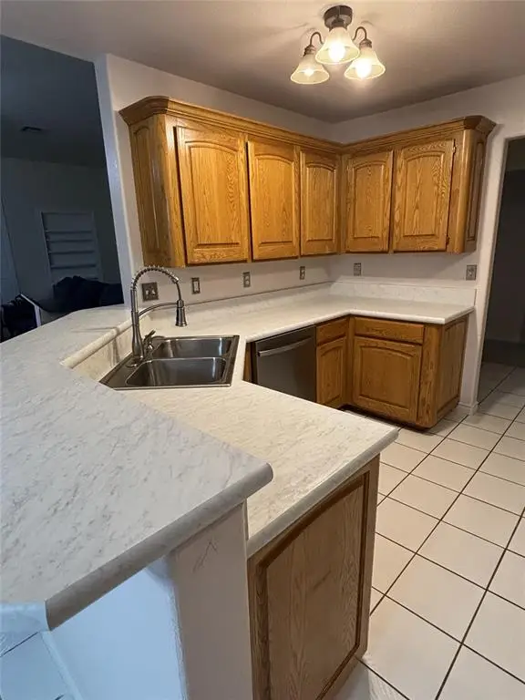 305 E Sierra Vista Court, Altus, OK 73521 - #3