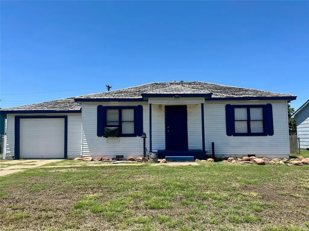 1137 E Chestnut Street, Altus, OK 73521 - #1