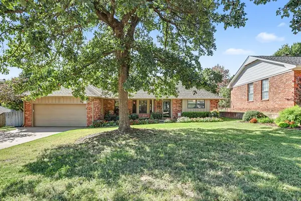822 Francis Lane, Edmond, OK 73034
